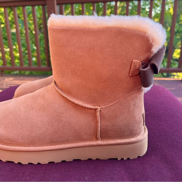 UGG Women’s Suede Mini Bailey Bow Boots - Picture 2 of 8